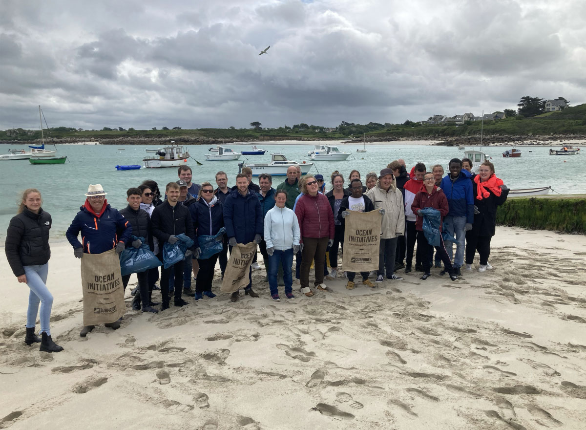 Collecte de déchets avec la Surfrider Foundation
